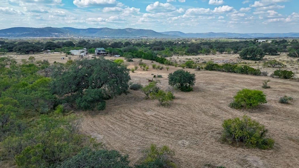 10.62 acres in Real County - photo 25