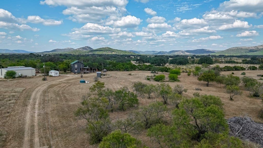 10.62 acres in Real County - photo 28