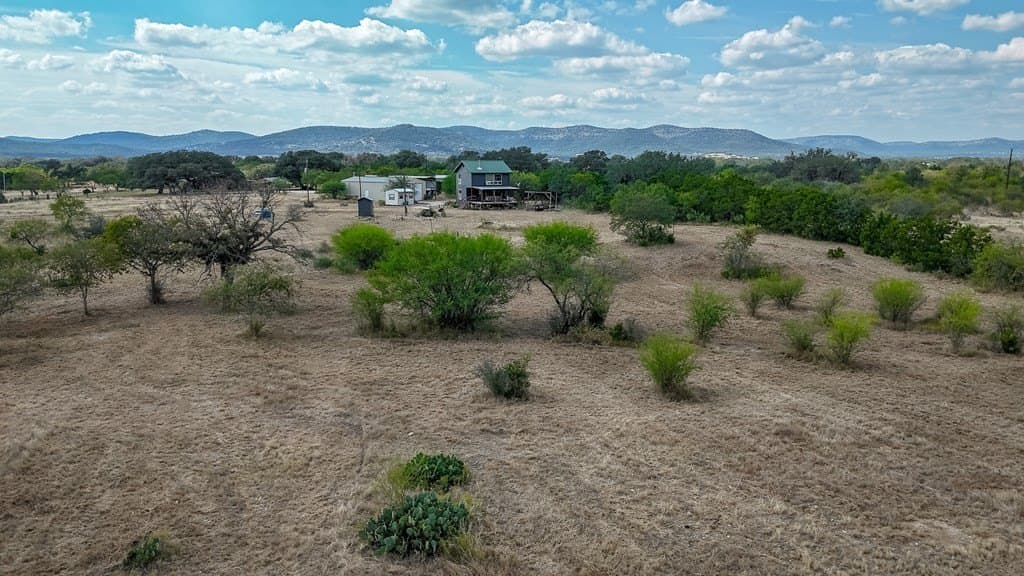 10.62 acres in Real County - photo 24