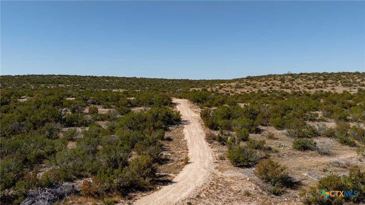 157.91 acres in Val Verde County gallery image 2