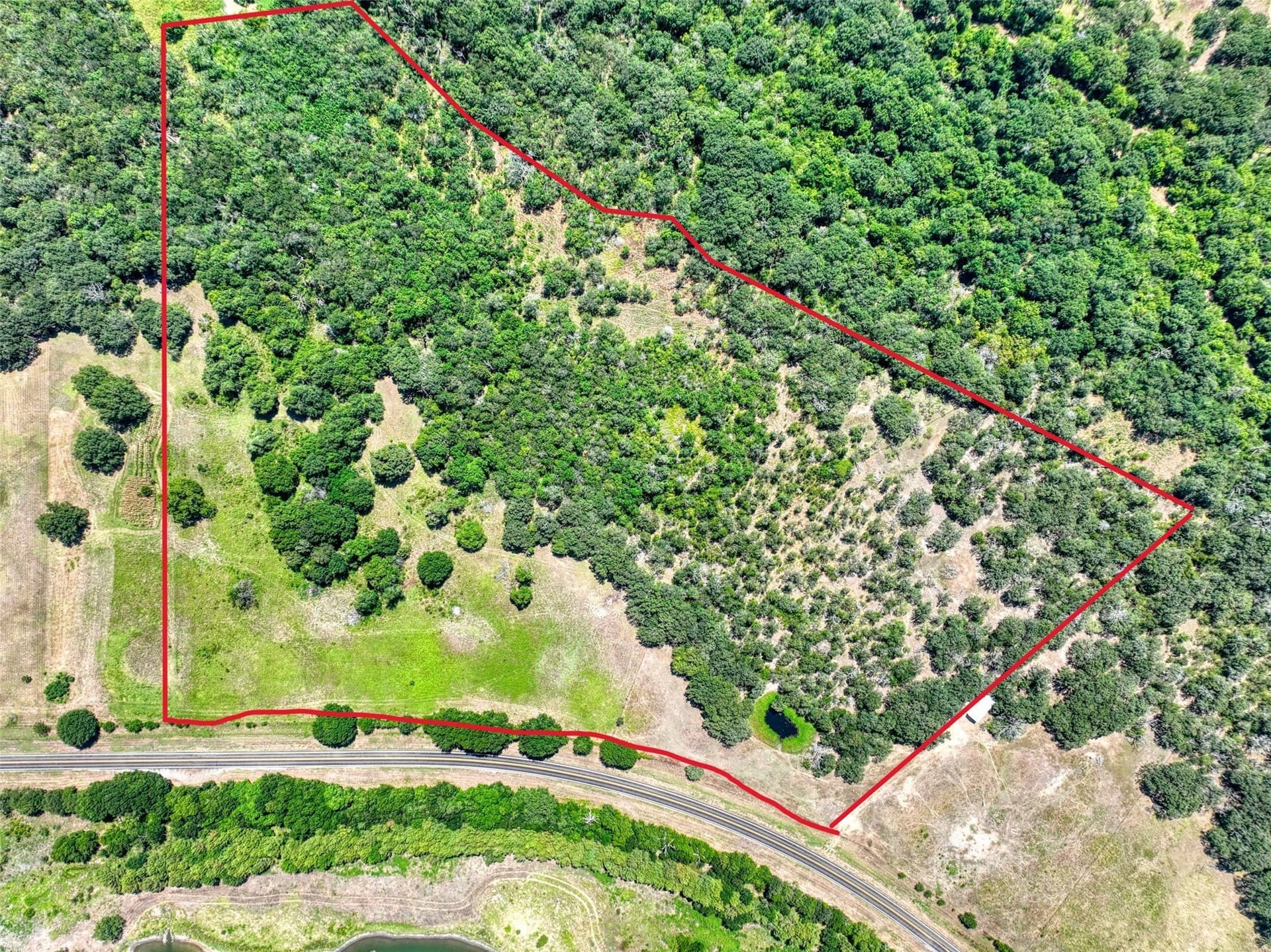 10.45 acres in Navarro County gallery image 3
