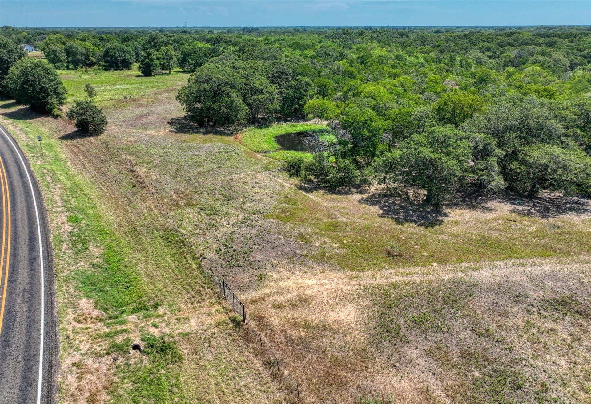 10.45 acres in Navarro County gallery image 2