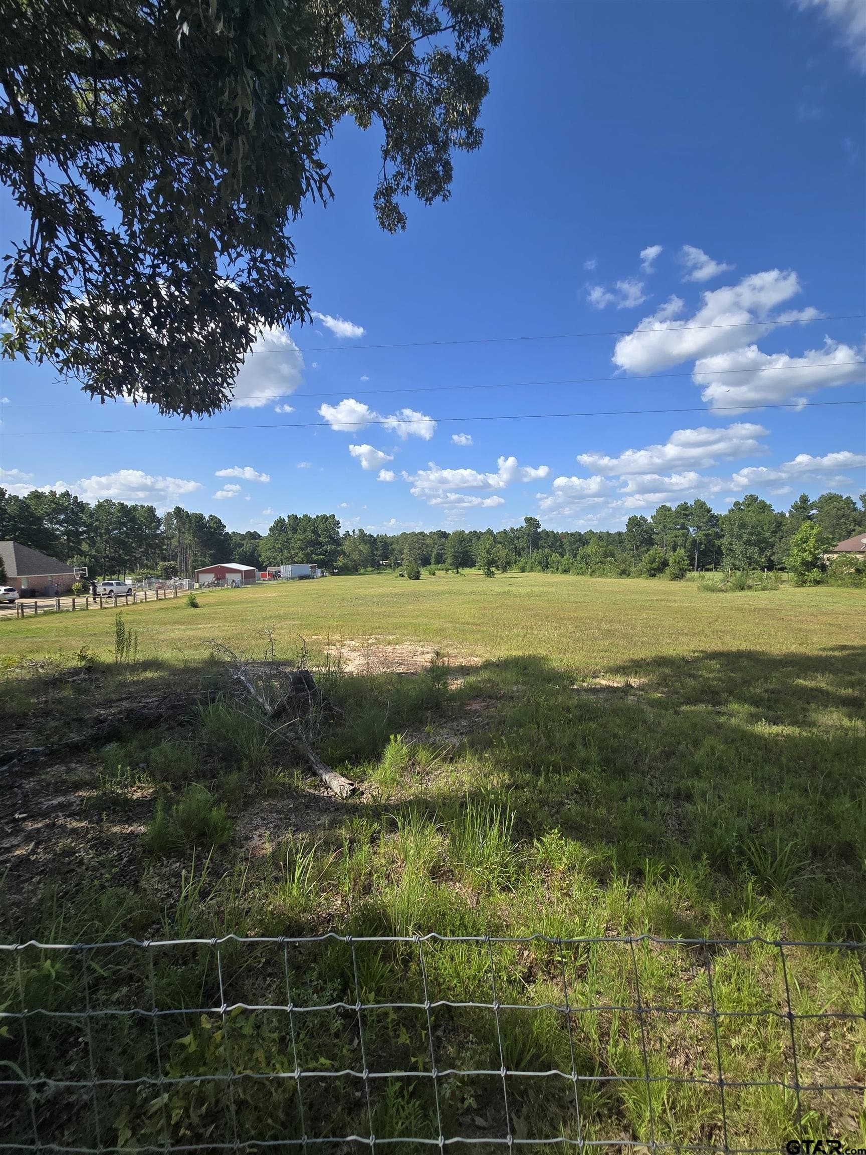 4.23 acres in Smith County gallery image 3