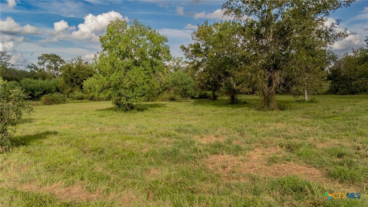 5.83 acres in Victoria County