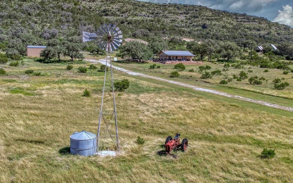 51.15 acres in Real County