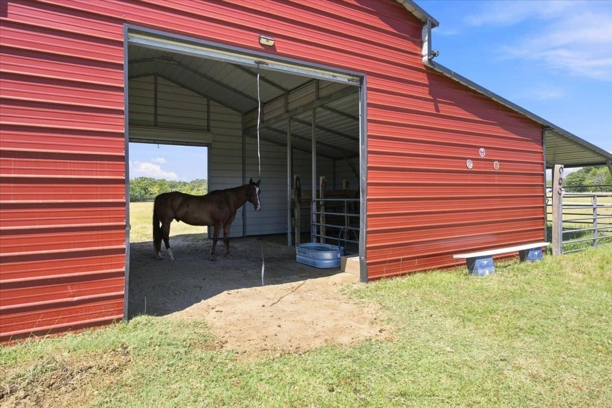 10.01 acres in Hunt County - photo 31