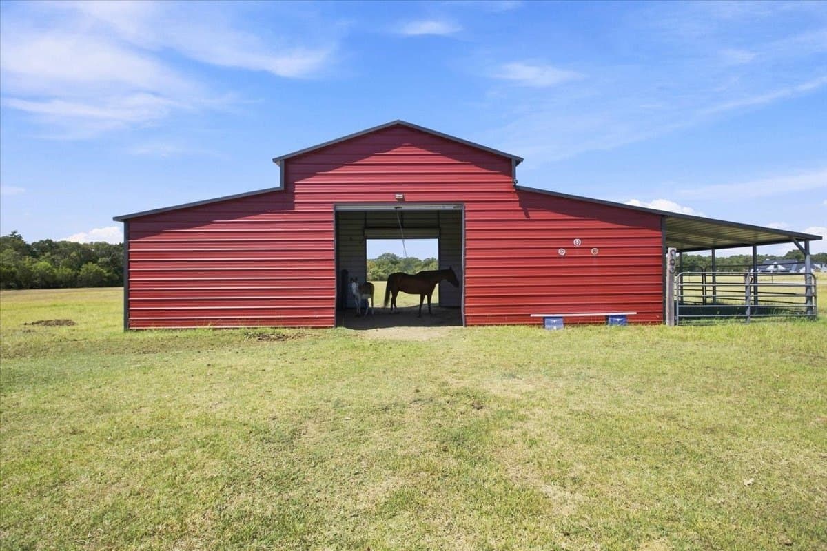10.01 acres in Hunt County - photo 32