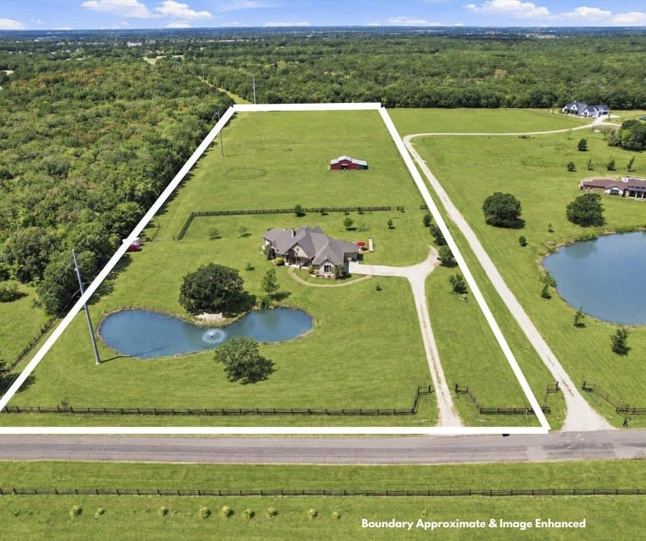 10.01 acres in Hunt County