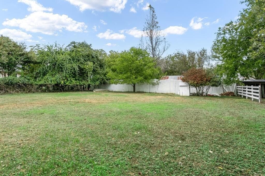 0.18 acres in Gillespie County - photo 2