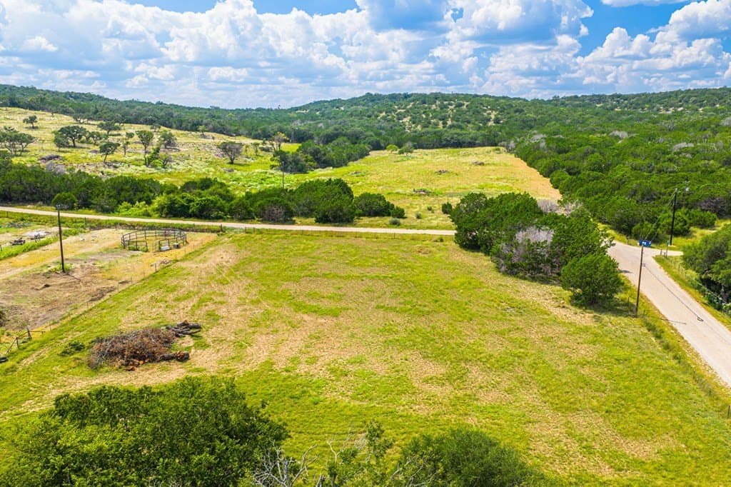 10.45 acres in Kerr County gallery image 4