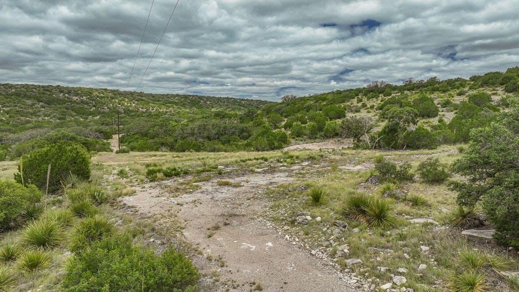 130.17 acres in Edwards County - photo 21
