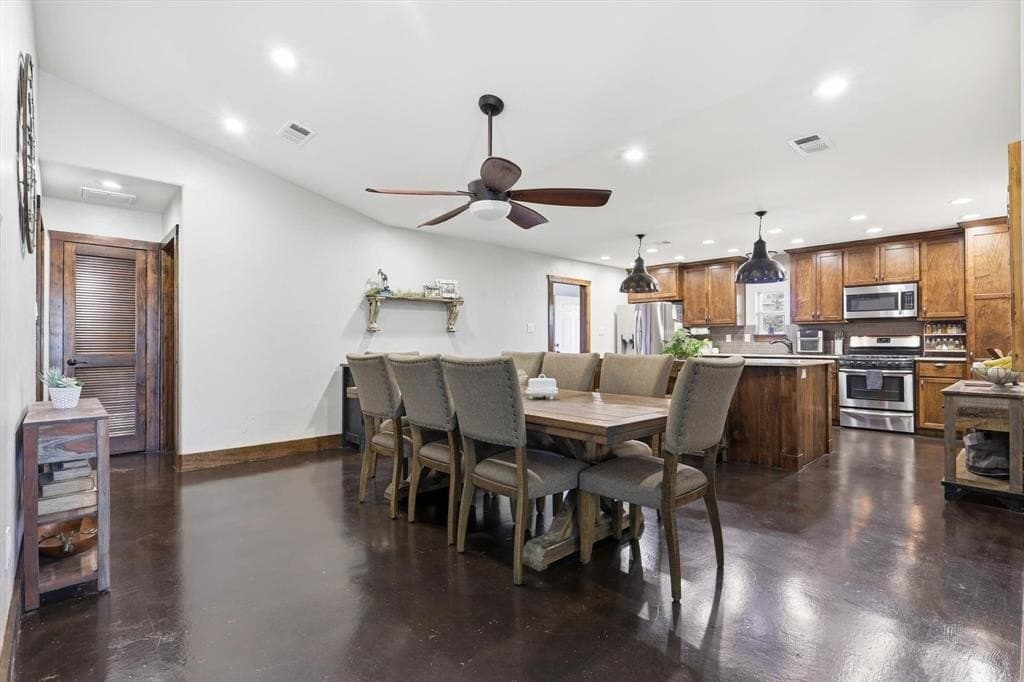 21.3 acres in Ellis County gallery image 2