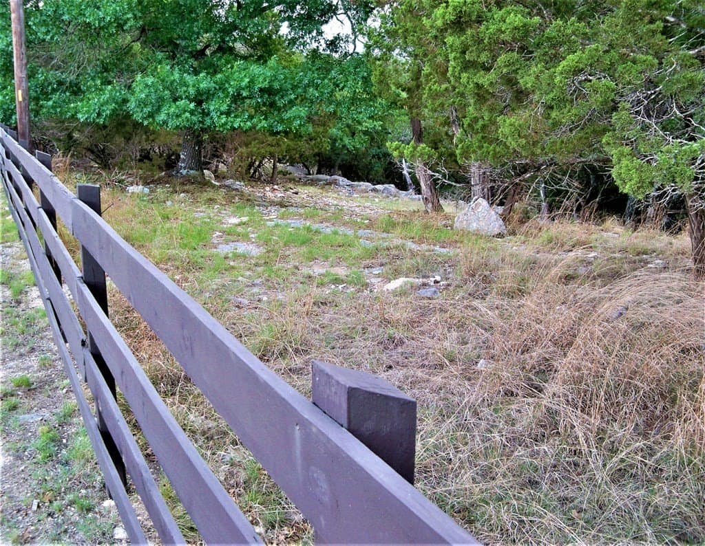 11.23 acres in Kerr County gallery image 2