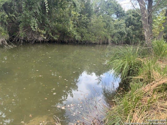2.95 acres in Bandera County gallery image 3
