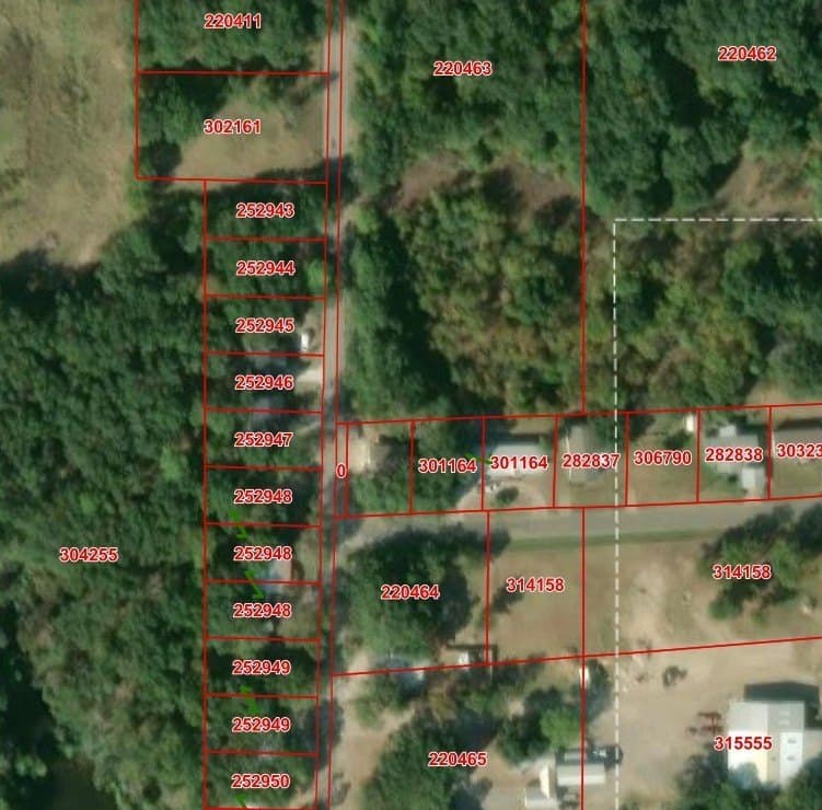 0.13 acres in Henderson County - photo 3