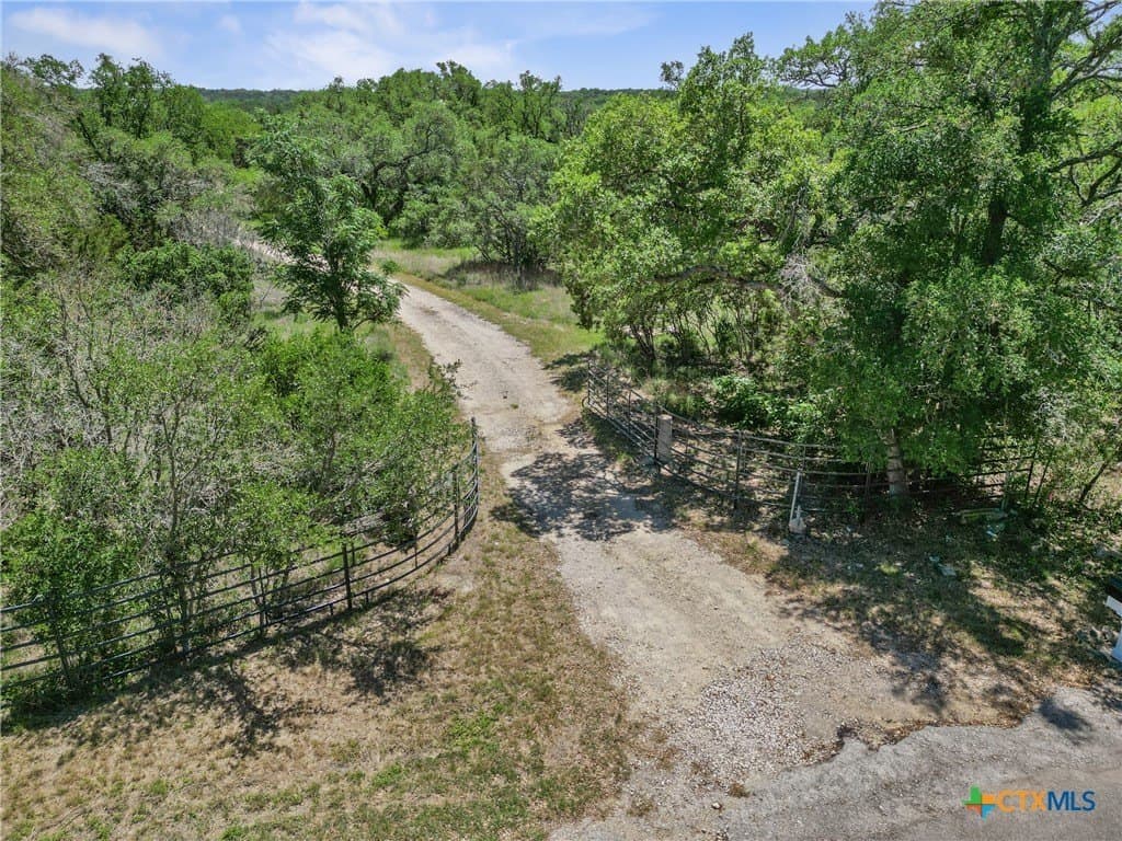23.99 acres in Hays County