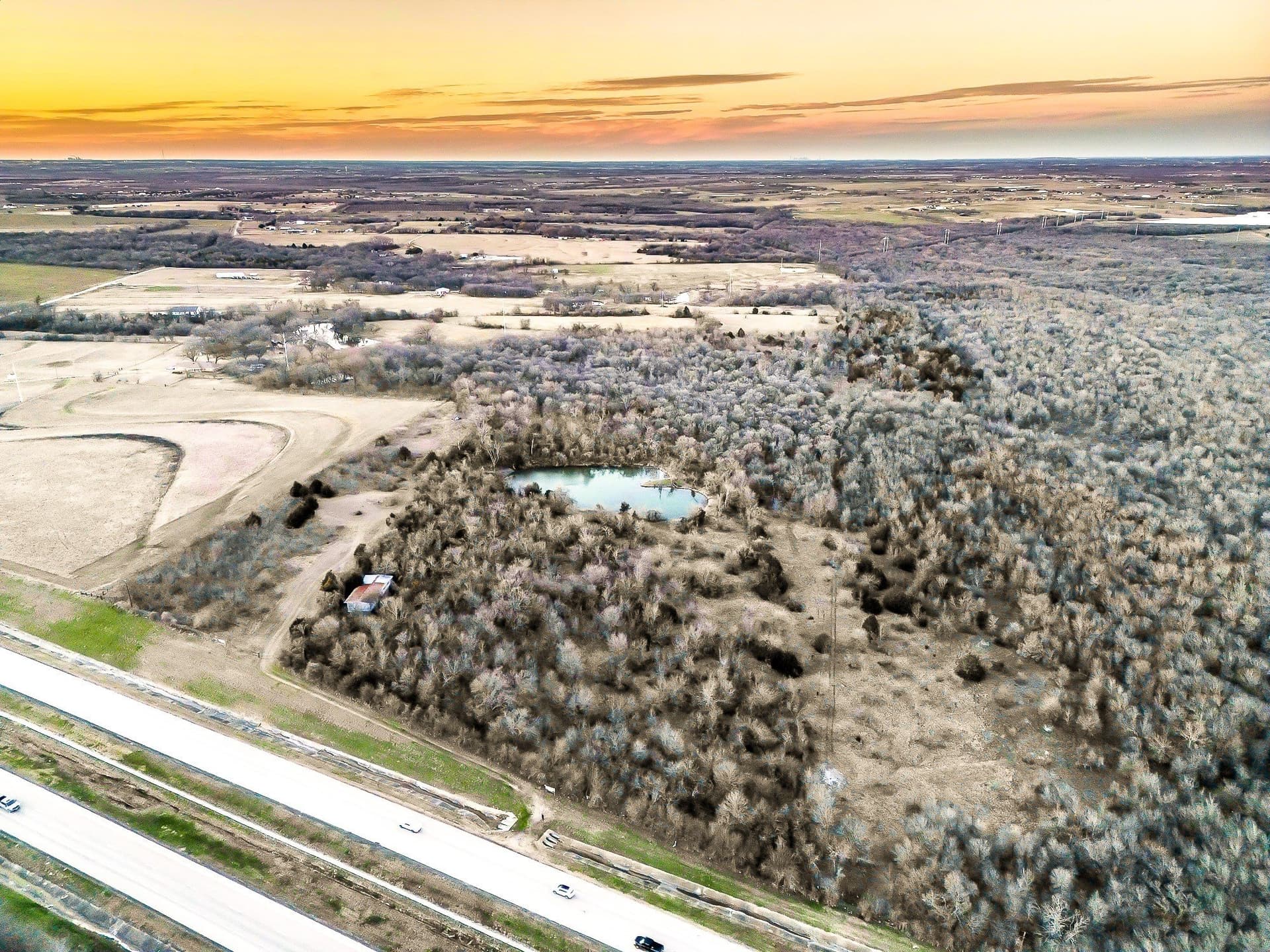 30.12 acres in Ellis County