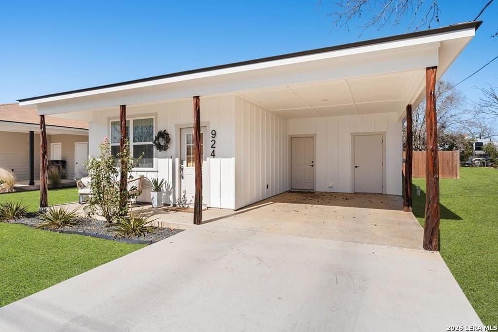 17 acres in Gillespie County