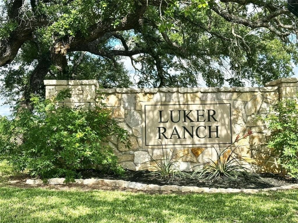 1.01 acres in Hood County