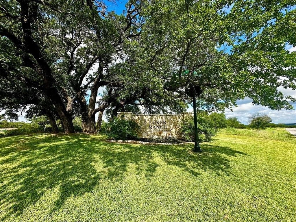 1.01 acres in Hood County gallery image 3