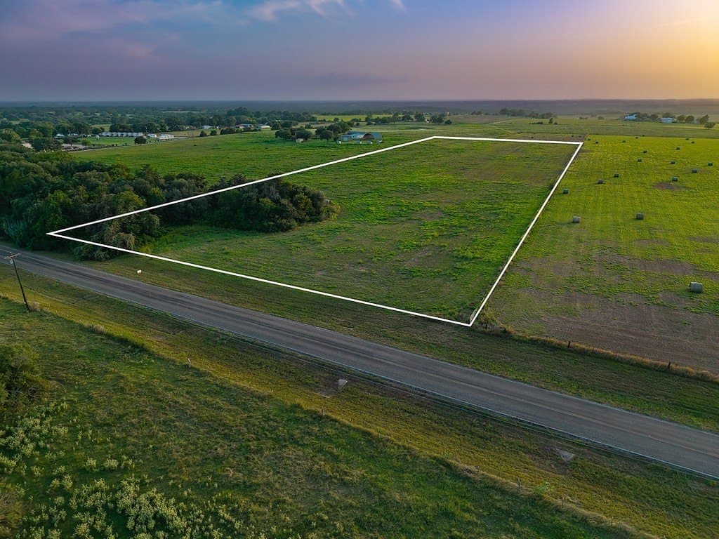 10.5 acres in Fayette County