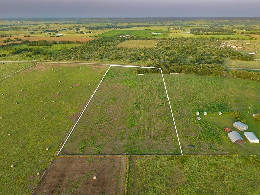 10.5 acres in Fayette County gallery image 3