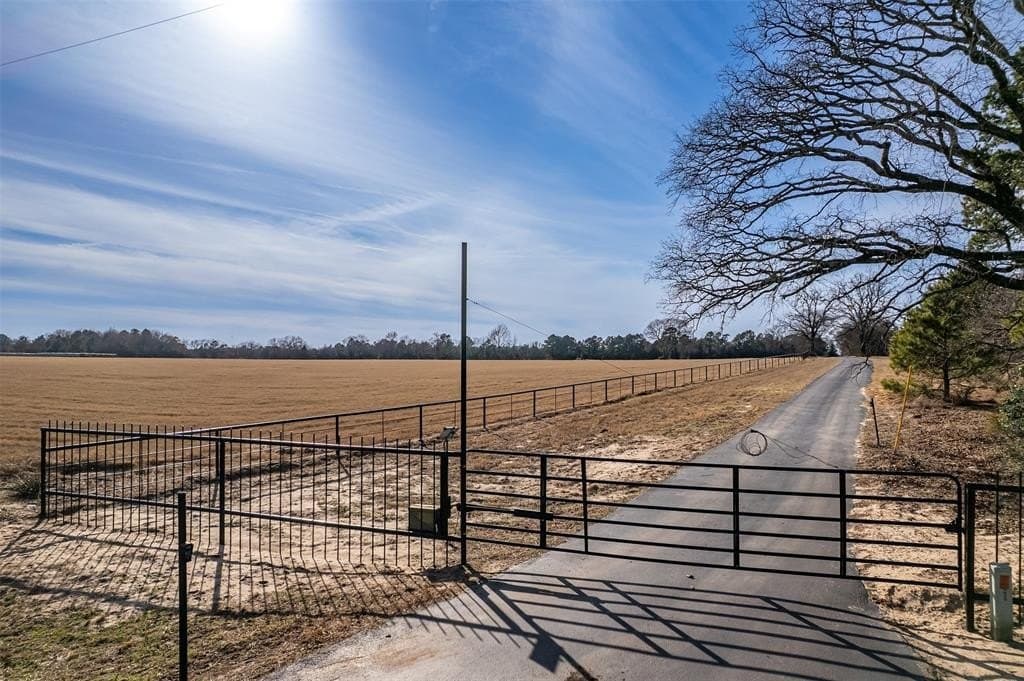 106.59 acres in Smith County gallery image 3