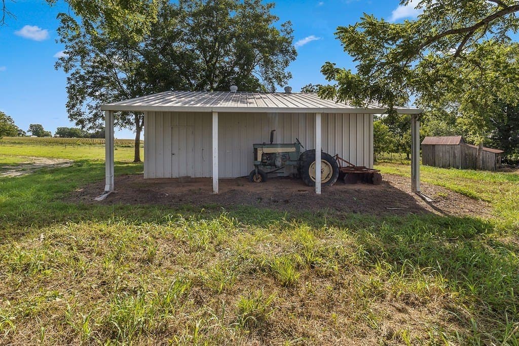 24.59 acres in Fayette County - photo 7