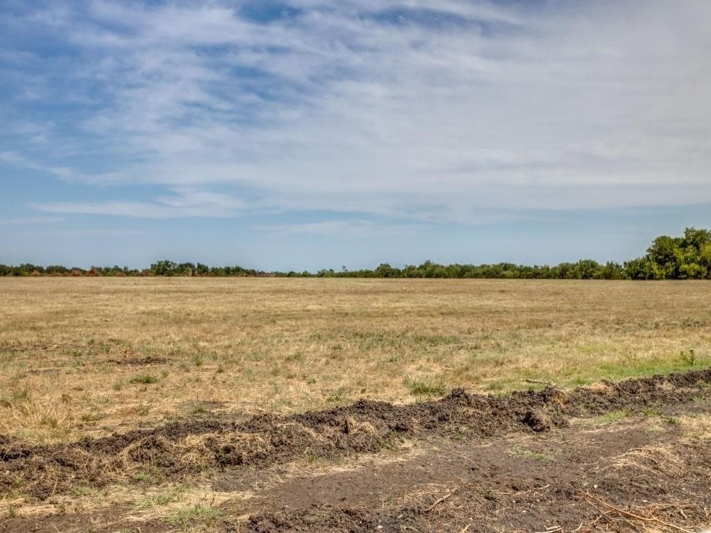 4.88 acres in Hunt County - photo 4