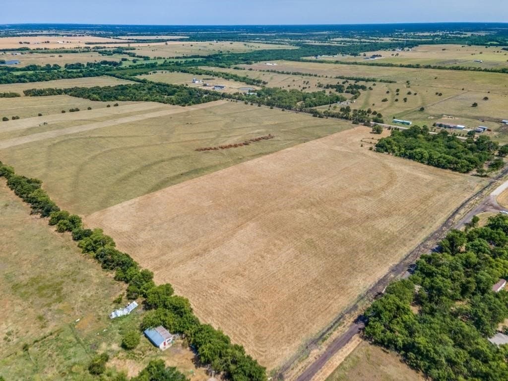 4.88 acres in Hunt County - photo 9