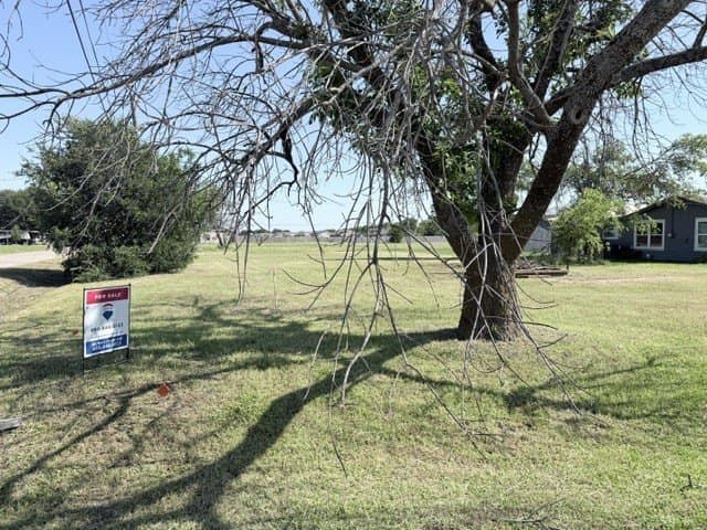 0.24 acres in Hill County - photo 4