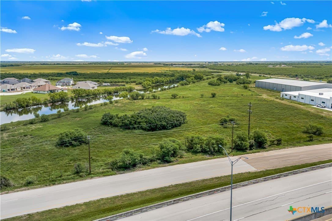 16.34 acres in Victoria County - photo 6