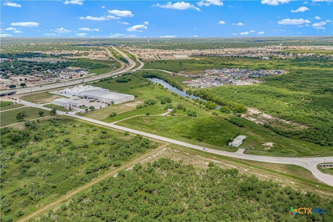 16.34 acres in Victoria County - photo 8