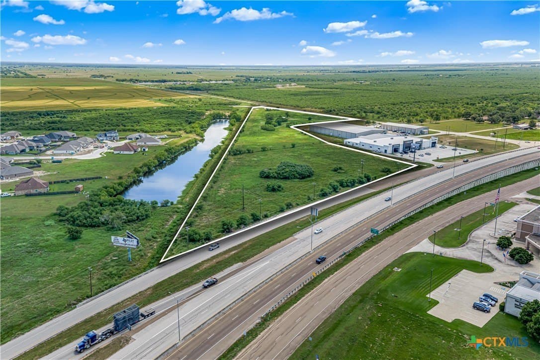 16.34 acres in Victoria County gallery image 2