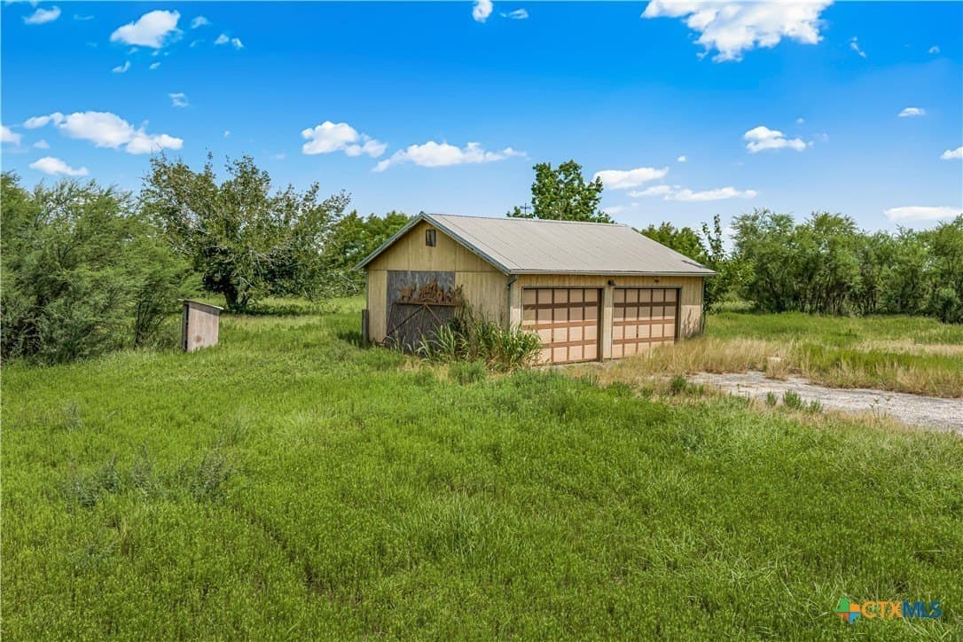 16.34 acres in Victoria County - photo 21