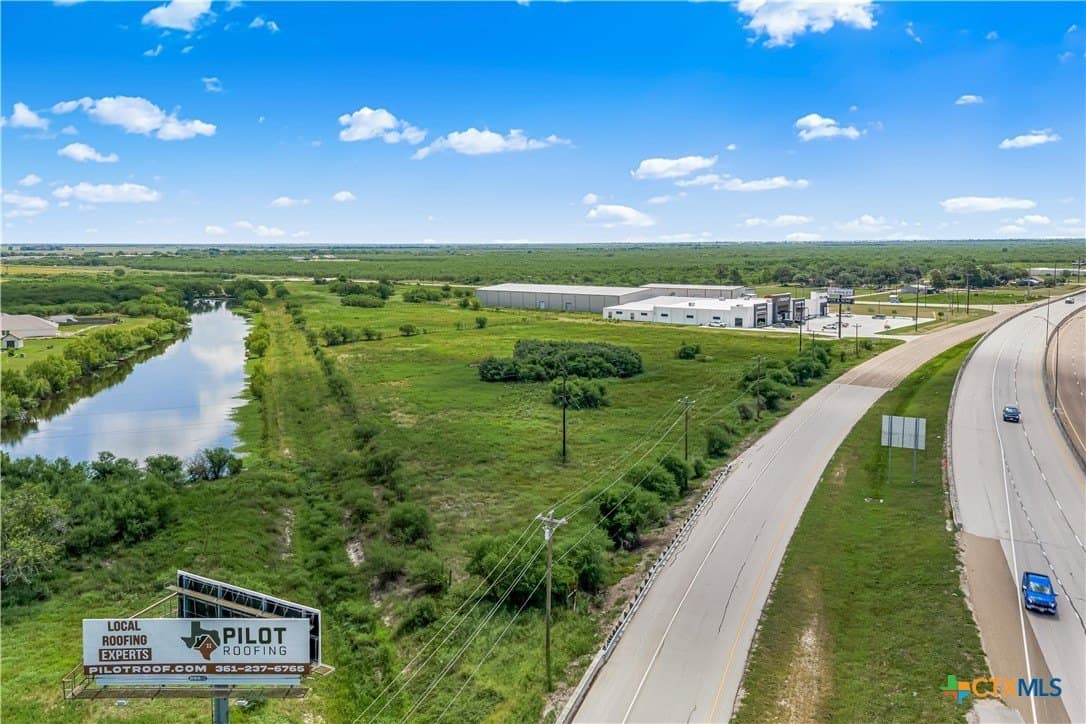 16.34 acres in Victoria County - photo 16