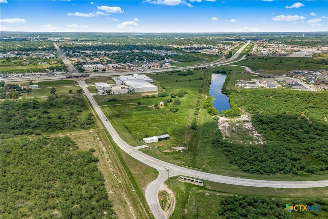 16.34 acres in Victoria County - photo 15