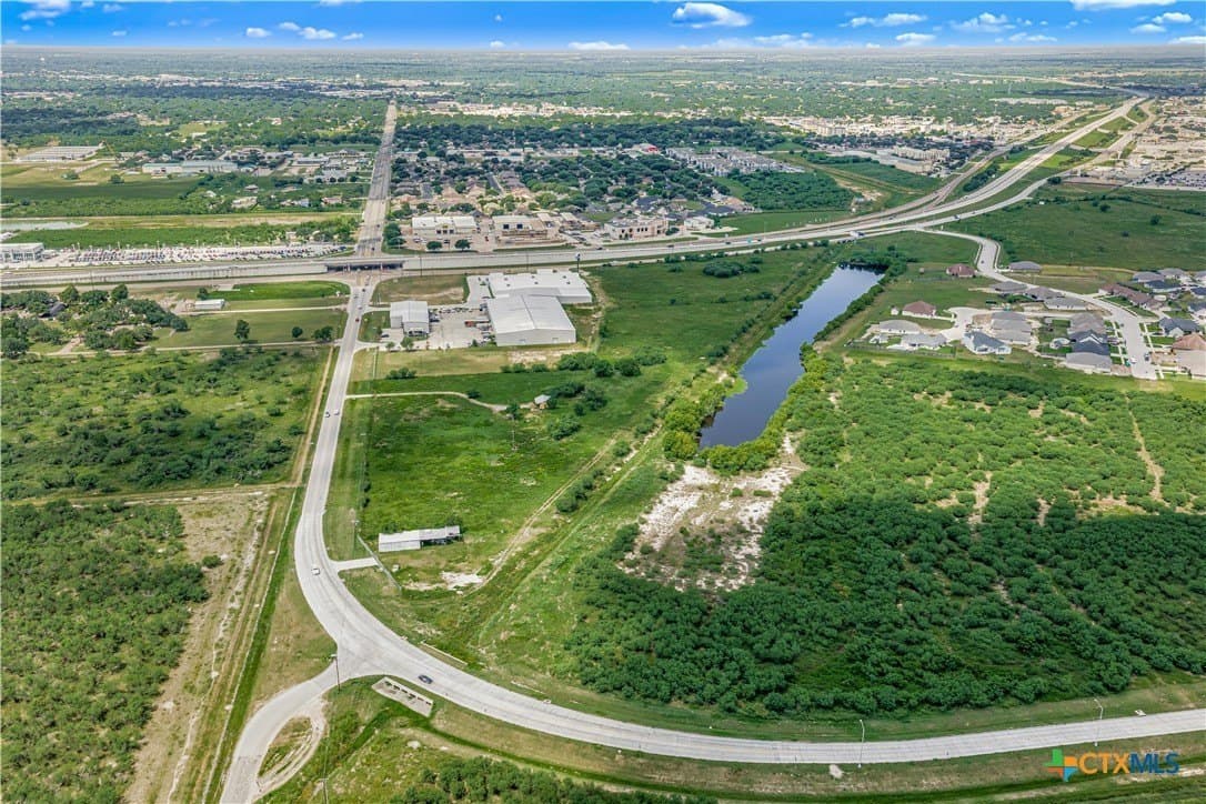 16.34 acres in Victoria County - photo 14