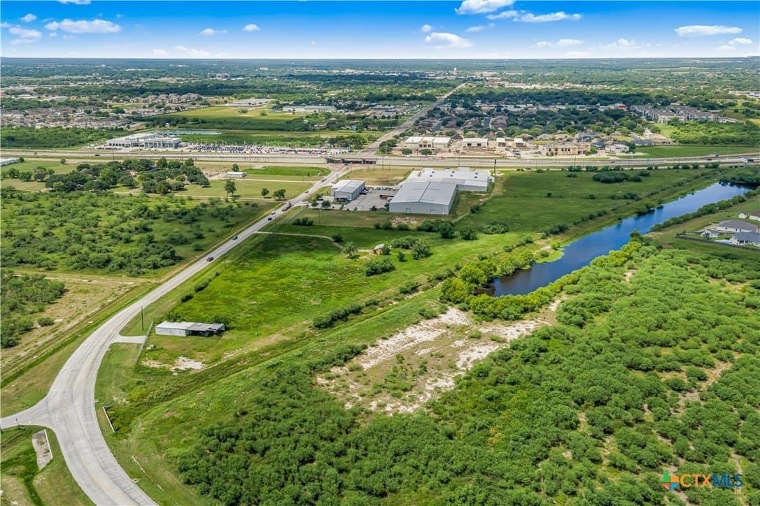 16.34 acres in Victoria County - photo 11