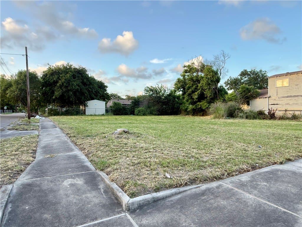 0.21 acres in Nueces County - photo 6