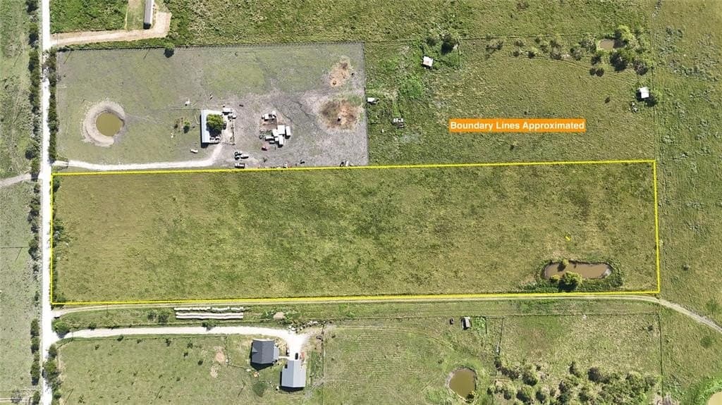 10.02 acres in Navarro County gallery image 3