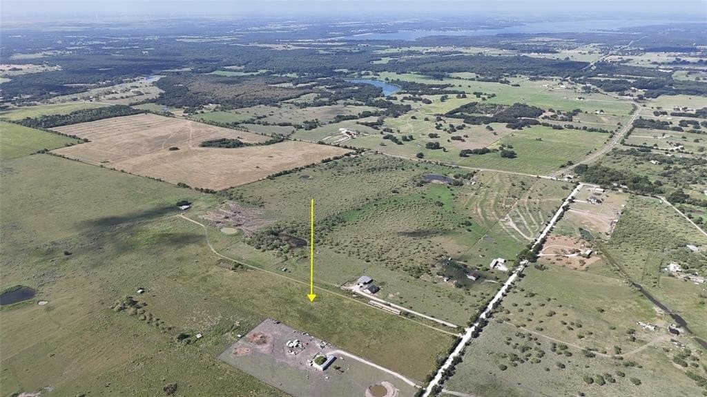 10.02 acres in Navarro County