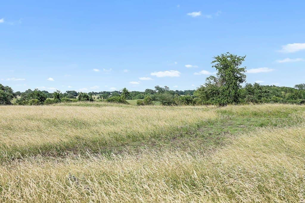 8.75 acres in Fayette County gallery image 2