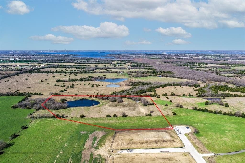 11.98 acres in Collin County gallery image 3
