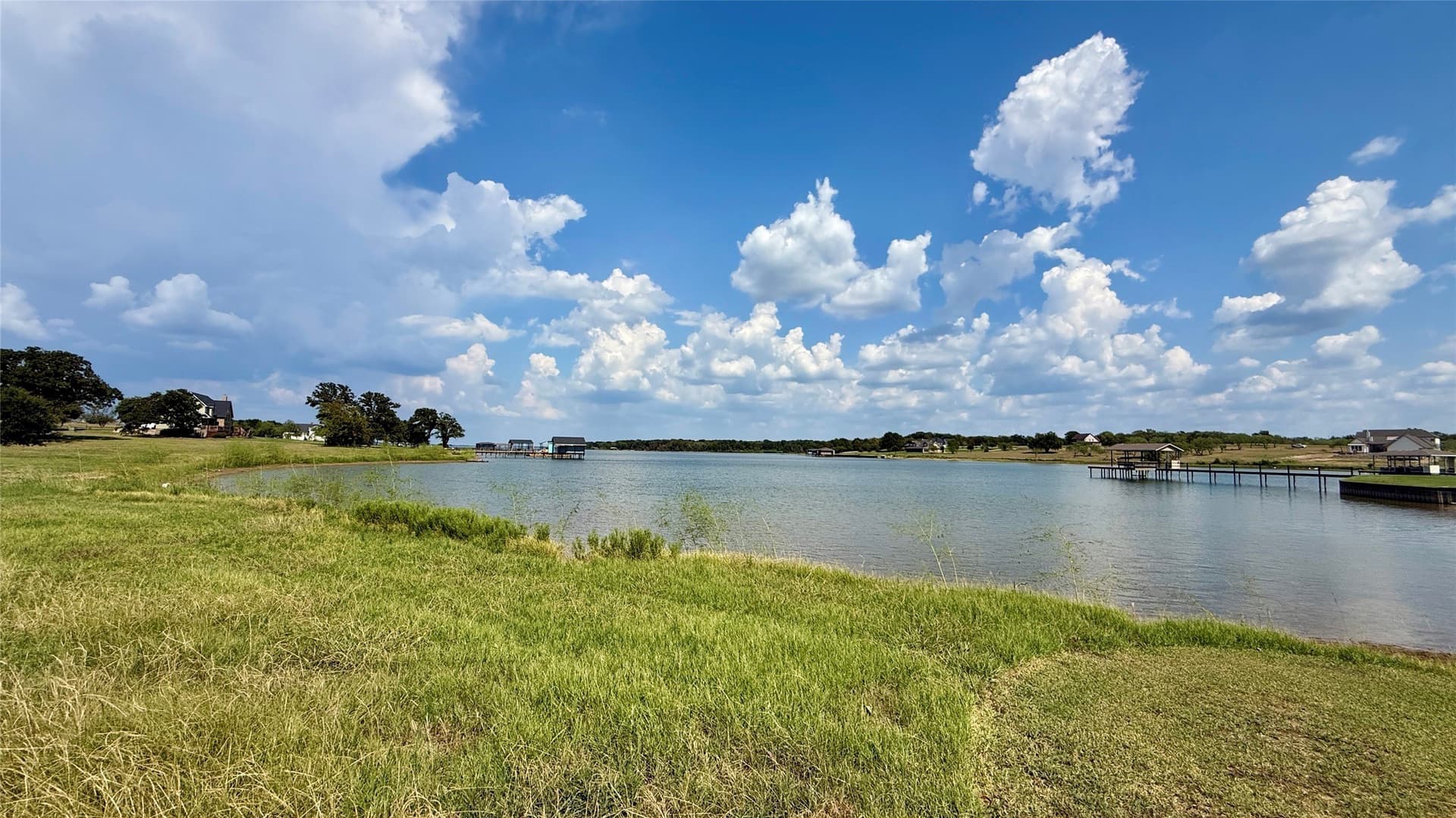 2.03 acres in Navarro County