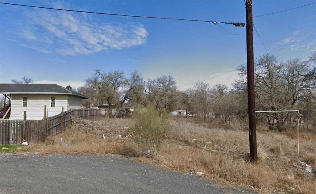 0.58 acres in Bexar County gallery image 2