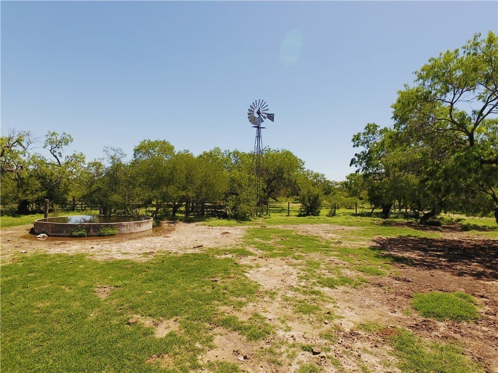 870 acres in Kleberg County gallery image 2