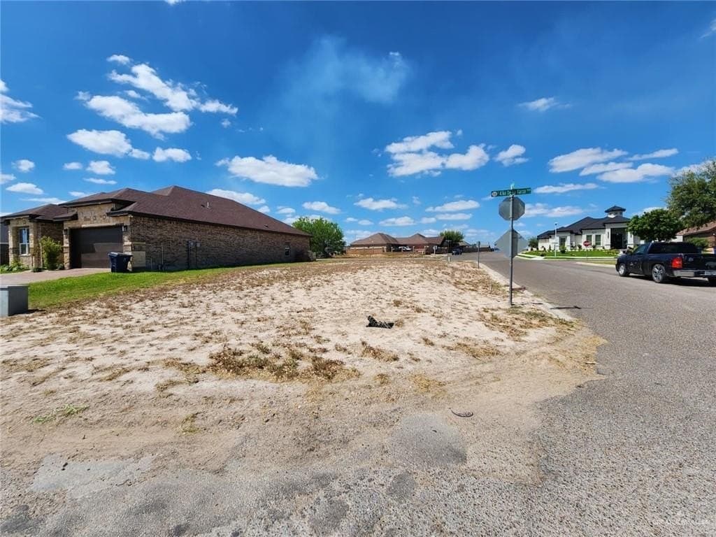 0.13 acres in Hidalgo County - photo 5