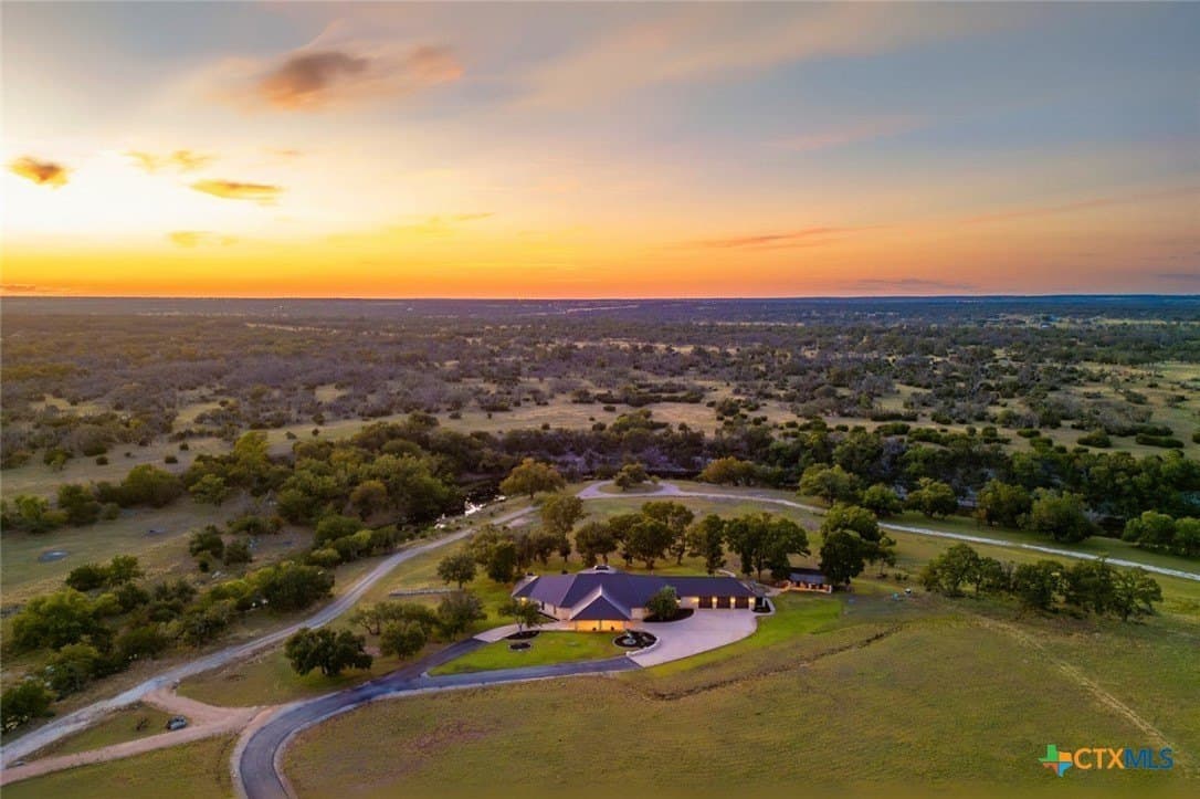 16.2 acres in Gillespie County - photo 2