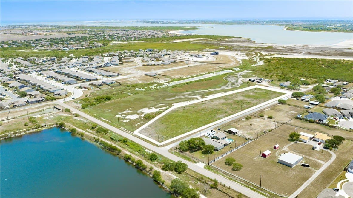 4.87 acres in Nueces County - photo 4